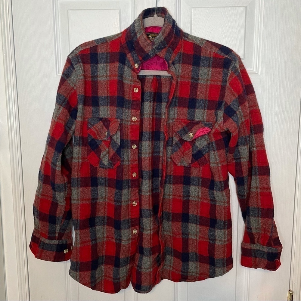 Eddie Bauer Plaid Red and Grey Button down cozy Shirt 100% wool medium